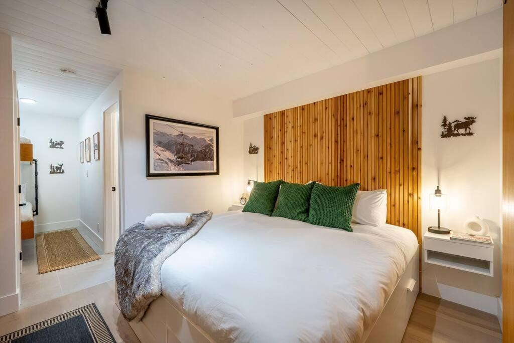 Powder & Pines Luxury Suite Уислър Екстериор снимка